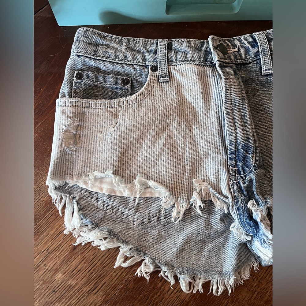 Carmar Denim Pinstriped Patchwork Cutoff Jean Sho… - image 3